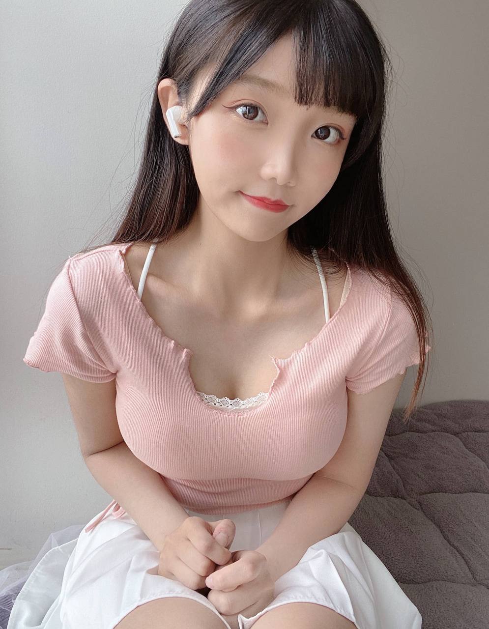 九位女友上線 比例完美/清純幼齒/皮膚白皙/小隻馬/日系肉感巨乳妹