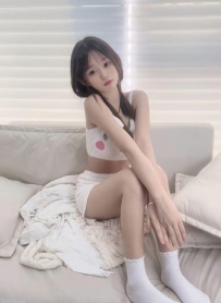找回心動感：18歲超甜女孩在線求關注