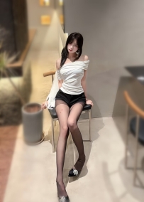 22歲清純嫩妹，164 / C+完美條件