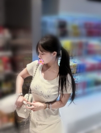 160/D杯剛滿19！皮膚超嫩、奶很軟，最純粹的大一學生妹