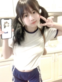 【小春】18歲/D奶/45kg｜童顏巨乳小隻馬，白嫩敏感超配合，男人的夢幻名器