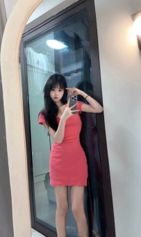 極品蜜桃臀！白皙透亮身材，今晚主動誘惑你