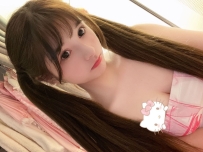 【瑩瑩 19歲/甜美學生妹】158cm/44kg纖細身材，甜美笑容融化你的心