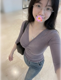 【極致反差】26歲雨彤（159cm/D）：氣質女神的外表下，藏著極度淫蕩的靈魂