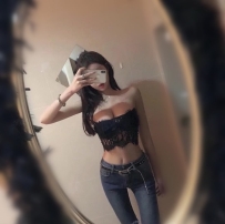 色氣滿滿的極品尤物，讓你一見傾心