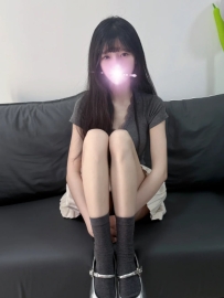 【剛滿18歲】微乳小隻馬「芝芝」：嬌小瘦瘦、最甜美的初戀系甜心