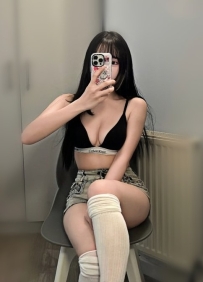 白皙緊緻，觸感絕佳的極品敏感系女孩